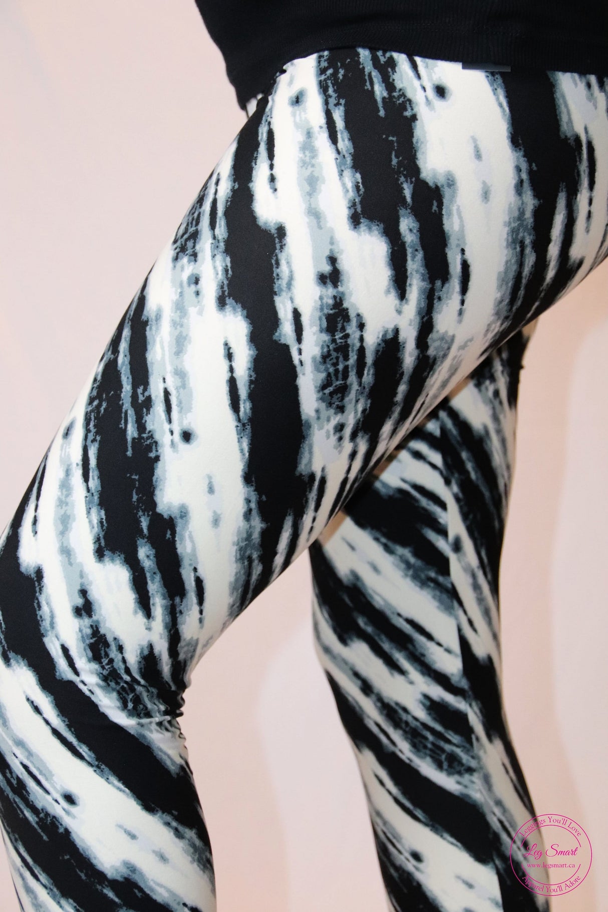 Liquid Glass Capri Leggings