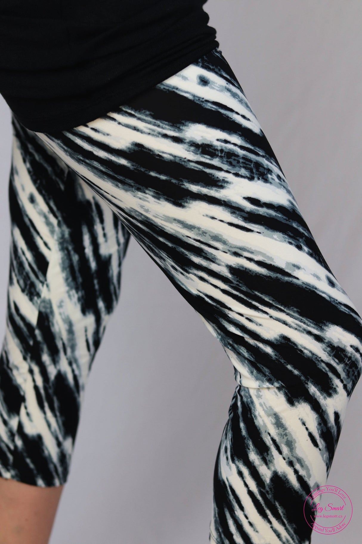 Liquid Glass Capri Leggings