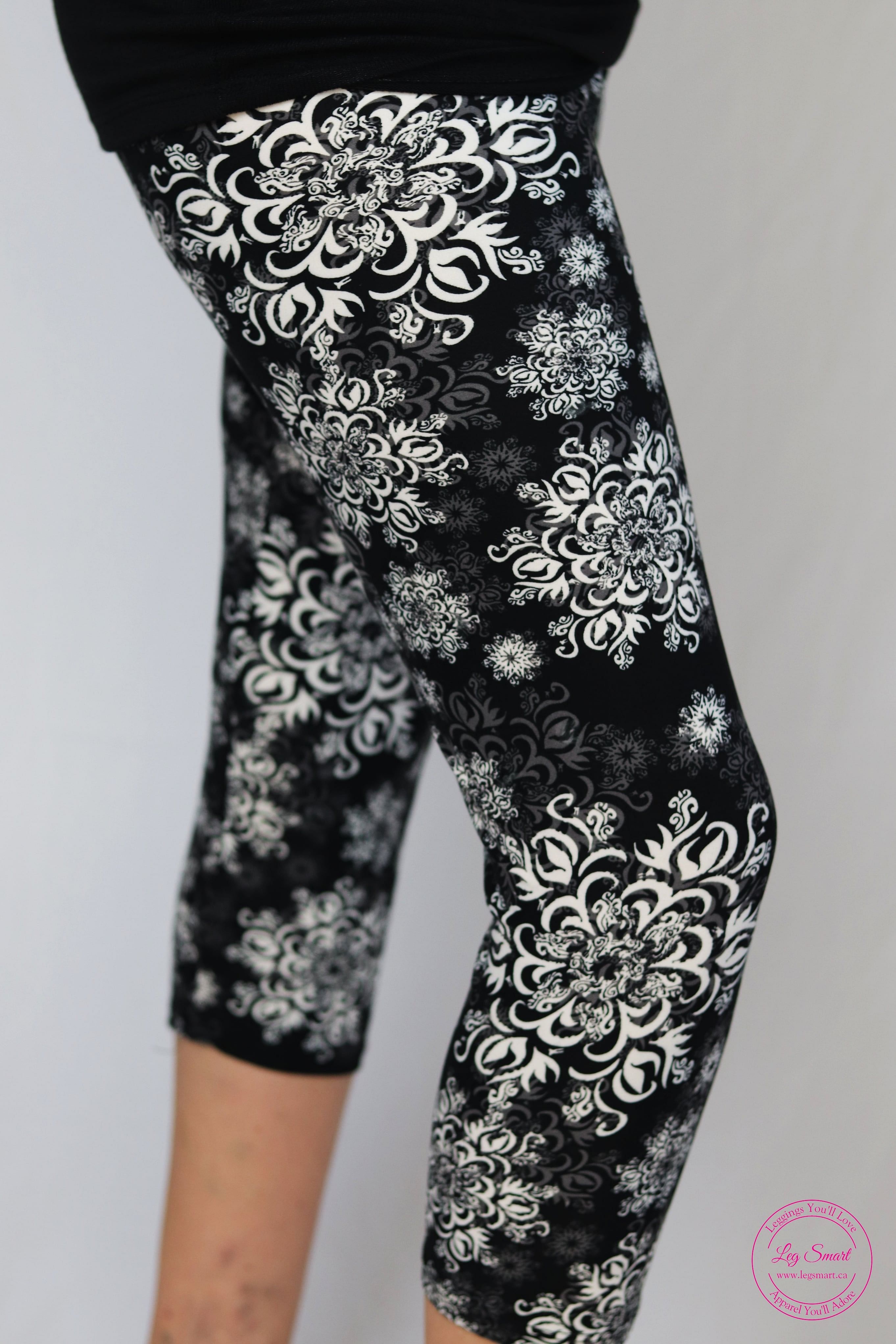 Womens Fashion Ombre Black to White Capris Leggings Black/White |  Gearbunch.com
